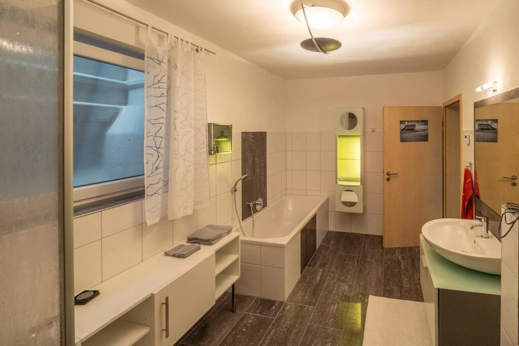 Wohnung Mit Talblick, Ladestation E-Auto Siegen Exterior foto